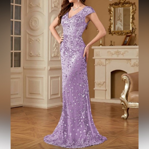 Elegant Purple Evening Gown - Picture 4 of 6
